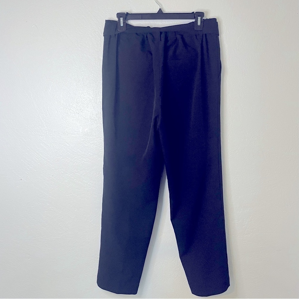 Loft Outlet Pleated Tapered Pants in Crepe. Black - Picture 4 of 6